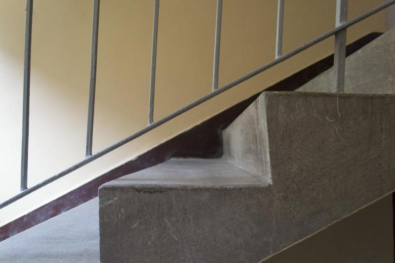Escalier en b&eacute;ton sur mesure : conseils de conception