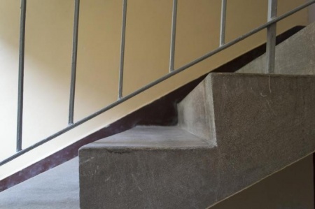 Escalier en b&eacute;ton sur mesure : conseils de conception
